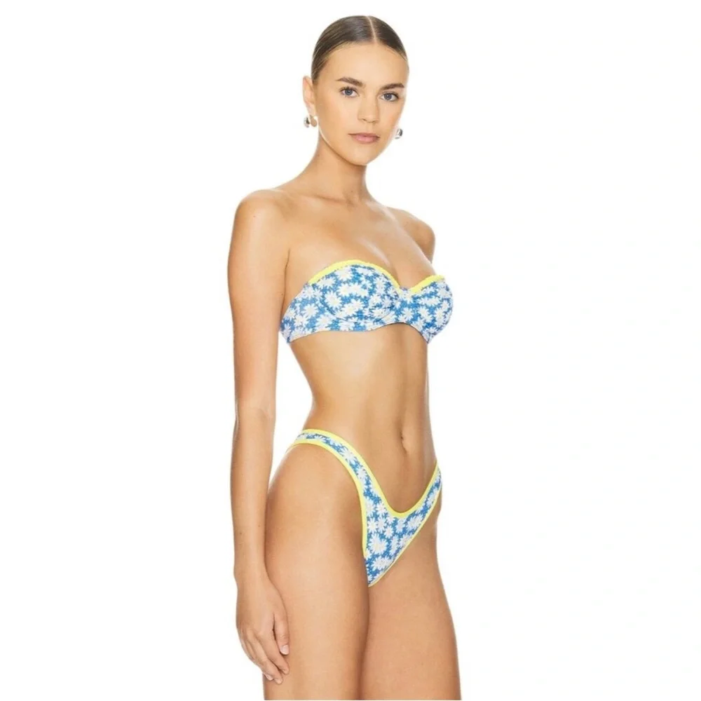 Frankies Bikinis Sweetwater Bikini Top in Blue Daisy Medium New Womens